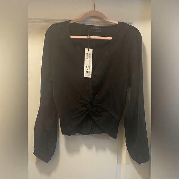 MINKPINK Tops - NWT MINKPINK HARPER TWIST BLOUSE SIZE LARGE IN BLACK